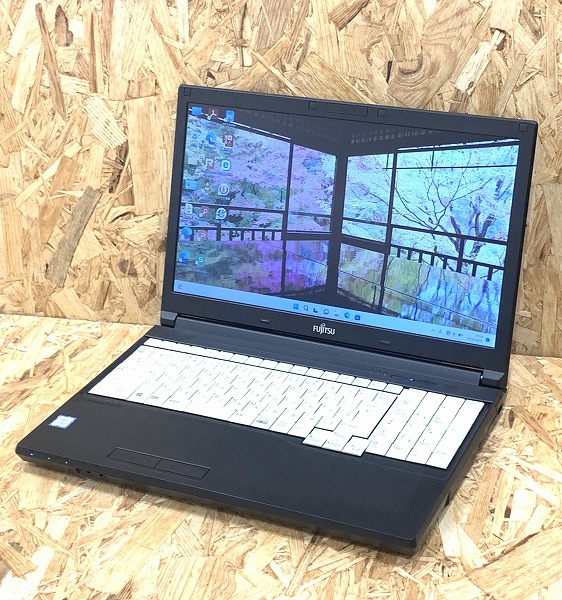 富士通 LIFEBOOK A577/RW (第7世代CPU)