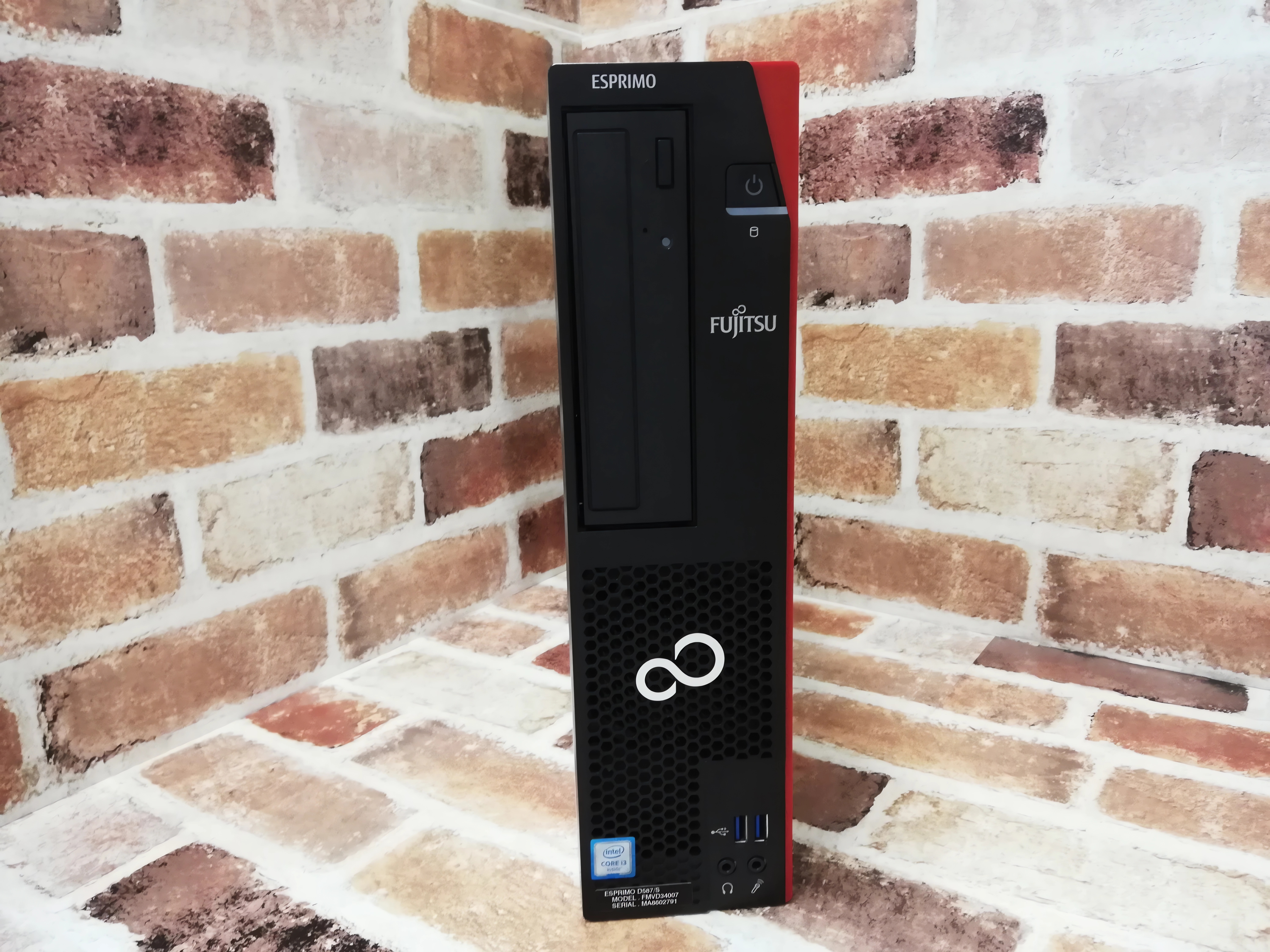 富士通 D587/S ★メモリ8GB・SSD搭載！