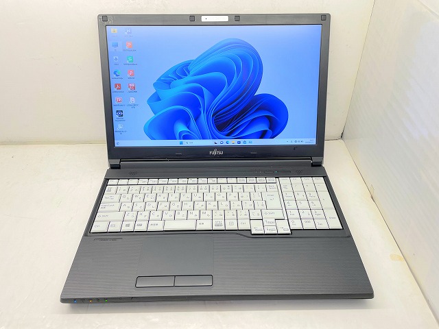 富士通 LIFEBOOK A577/R(CPU:Core i3-7100U 2.4GHz/メモリ:4GB