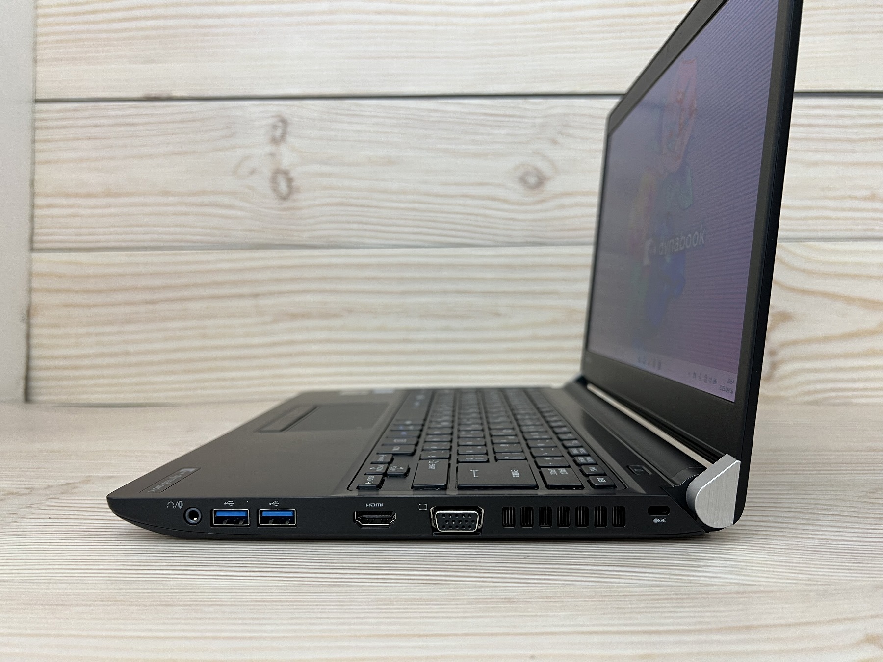 DynaBook R73/G(CPU： Core i3 6006U 2GHz/メモリ：4GB/SSD：128GB)