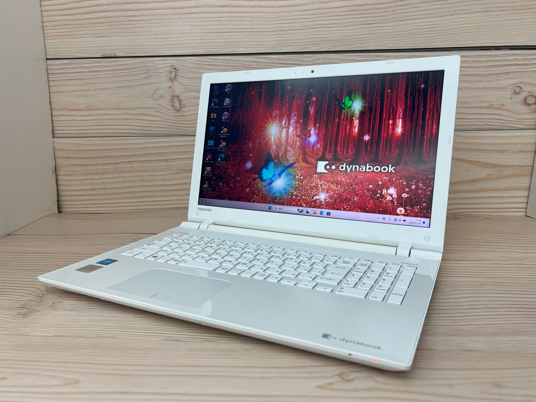 東芝 dynabook T45/UWS