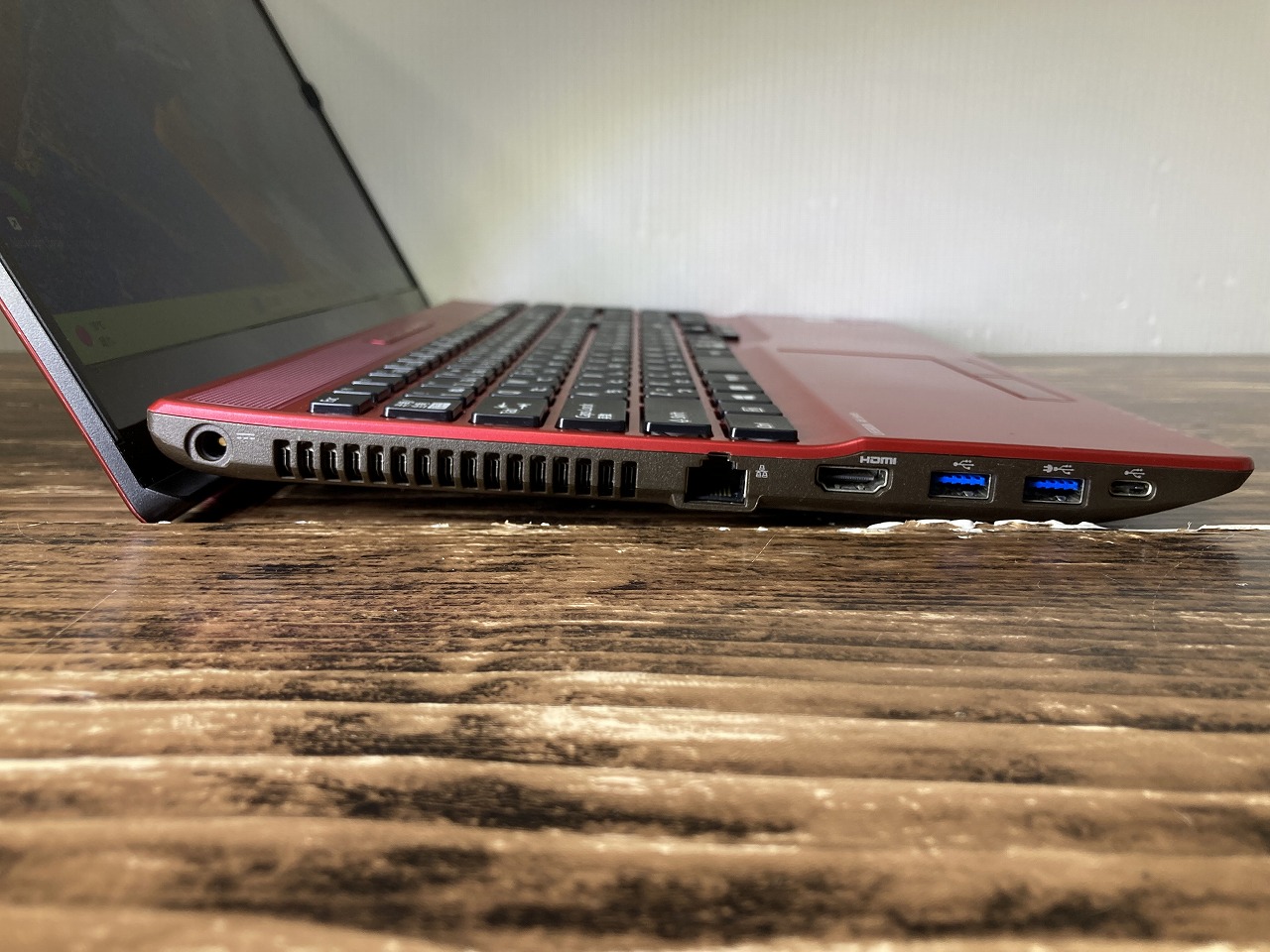 富士通 LIFEBOOK AH AH40/D3(CPU：AMD Athlon Silver 3050U 2.3