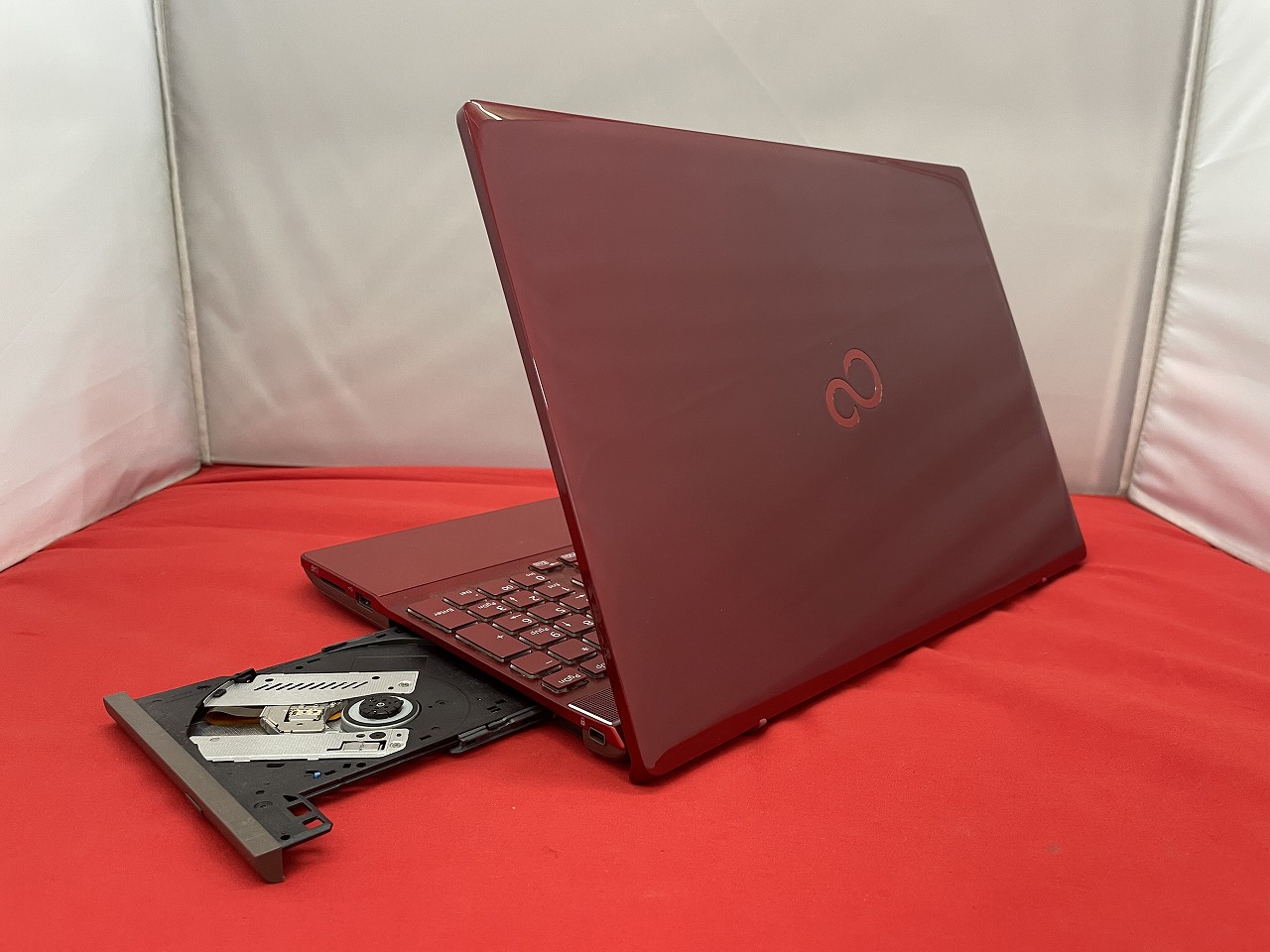 富士通/ 第8世代 i7 AH53/C2 8GB/SSD240GB/office 富士通 LIFEBOOK AH53/C2 (Core i7 8550U 1.8GHz/8GB/SSD;480GB