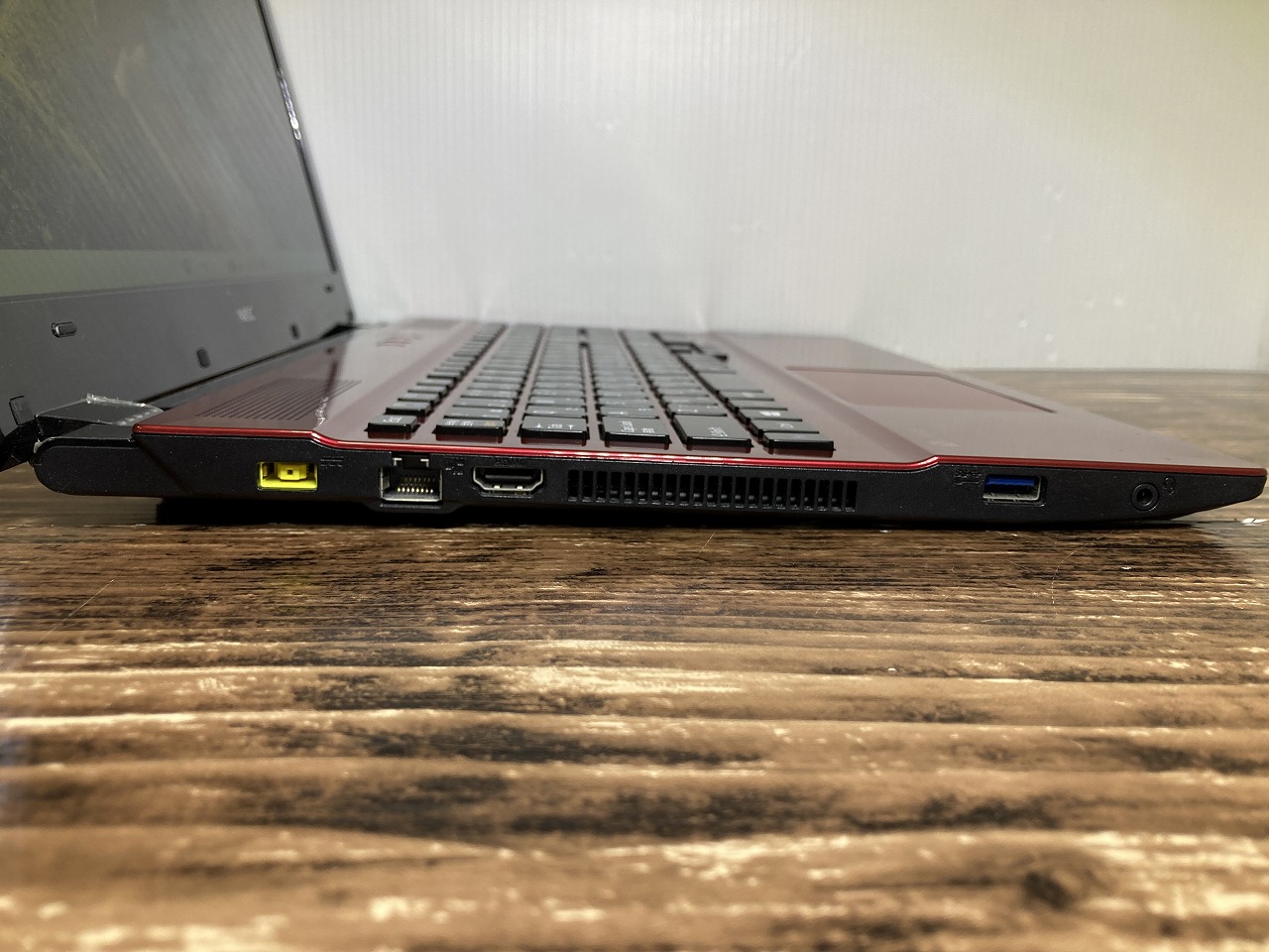 NEC LAVIE NS700/G(CPU： Core i7 7500U 2.7GHz/メモリ：8GB/新品SSD