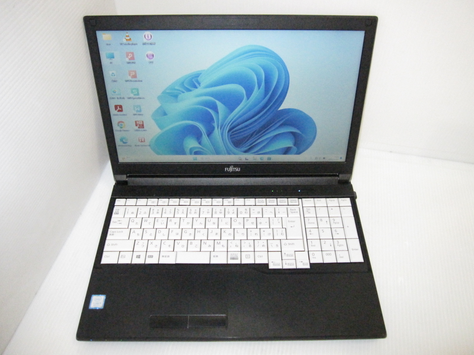 富士通 LIFEBOOK A579/A 無線LAN・WEBカメラ・テンキー搭載！メモリ16GB・新品SSD！