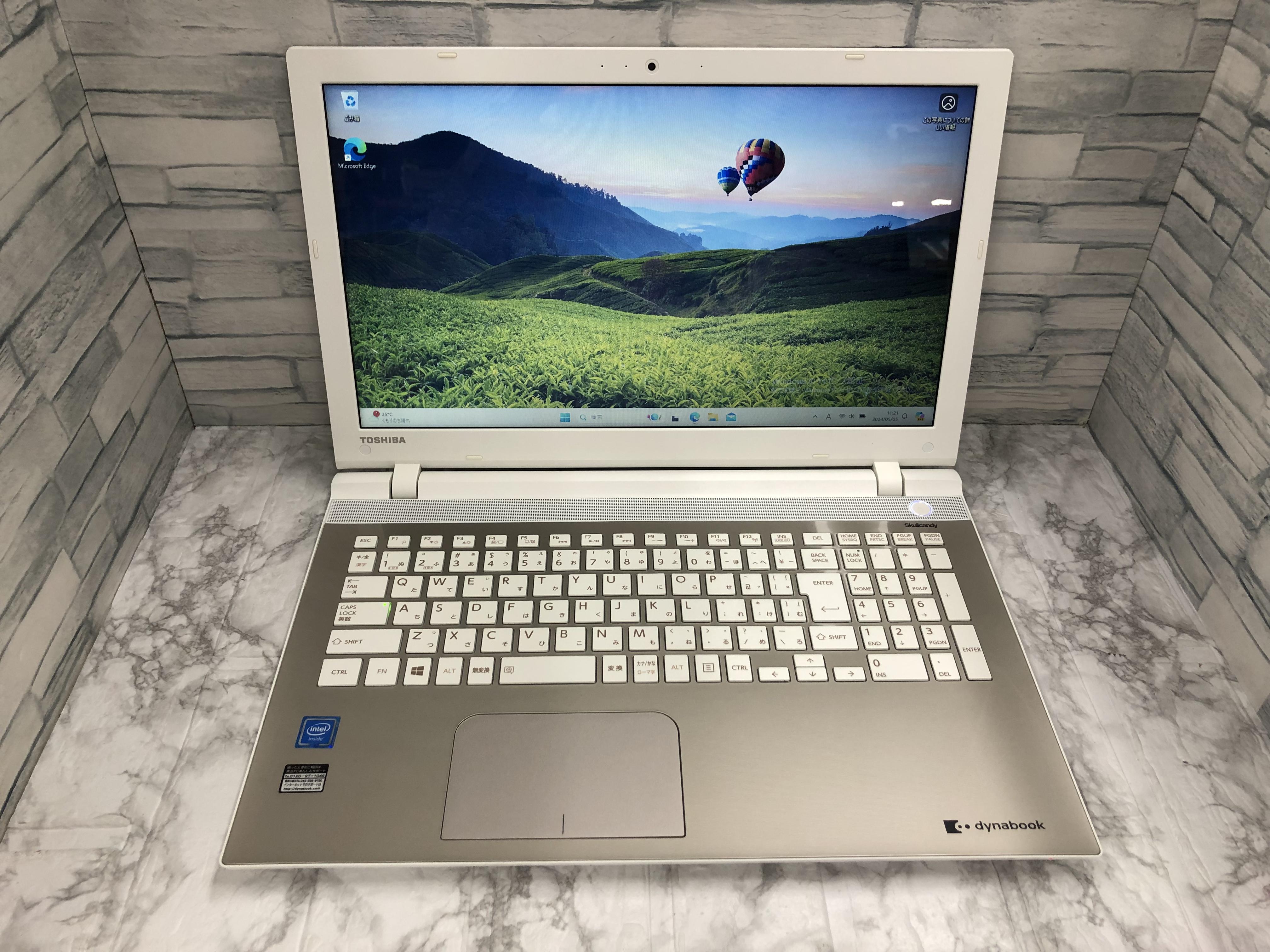 TOSHIBA dynabook T45/RG ★光沢画面・WEBカメラ・無線LAN・テンキー搭載！