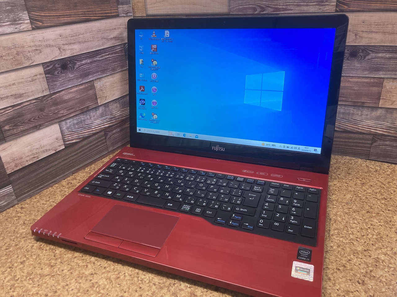 FUJITSU LIFEBOOK AH53/U