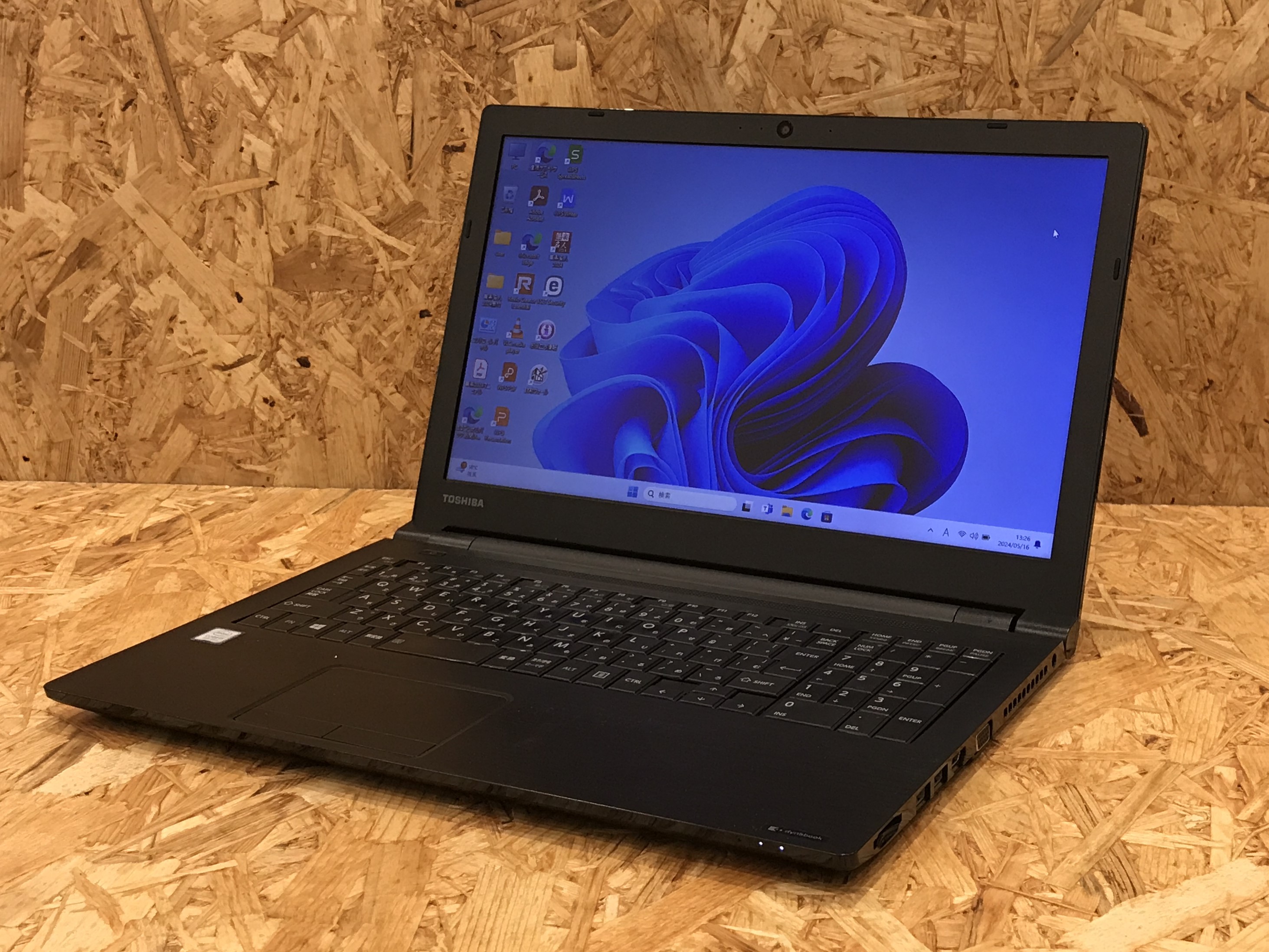 東芝 satellite B65/DN