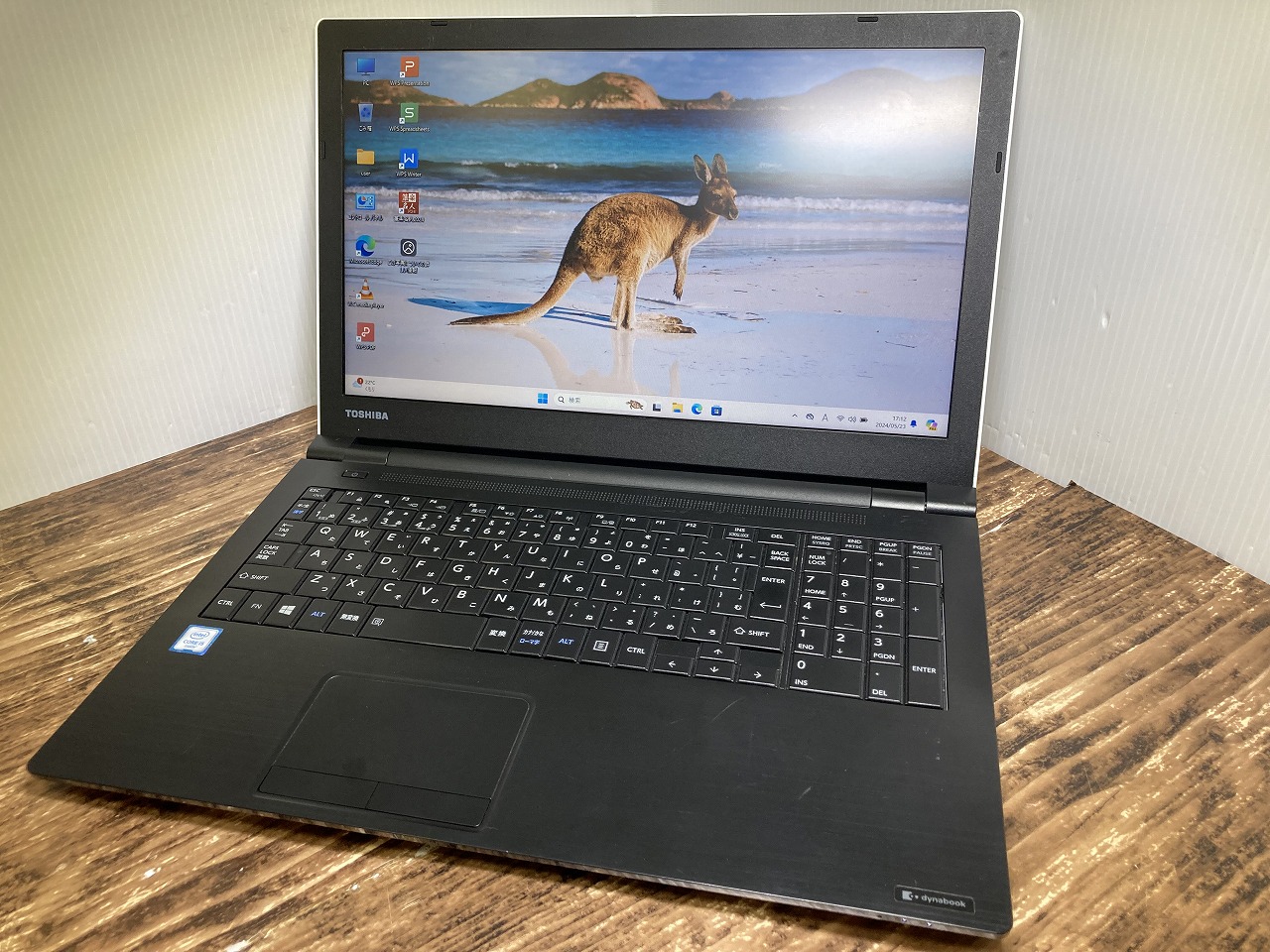 東芝 dynabook B65/G