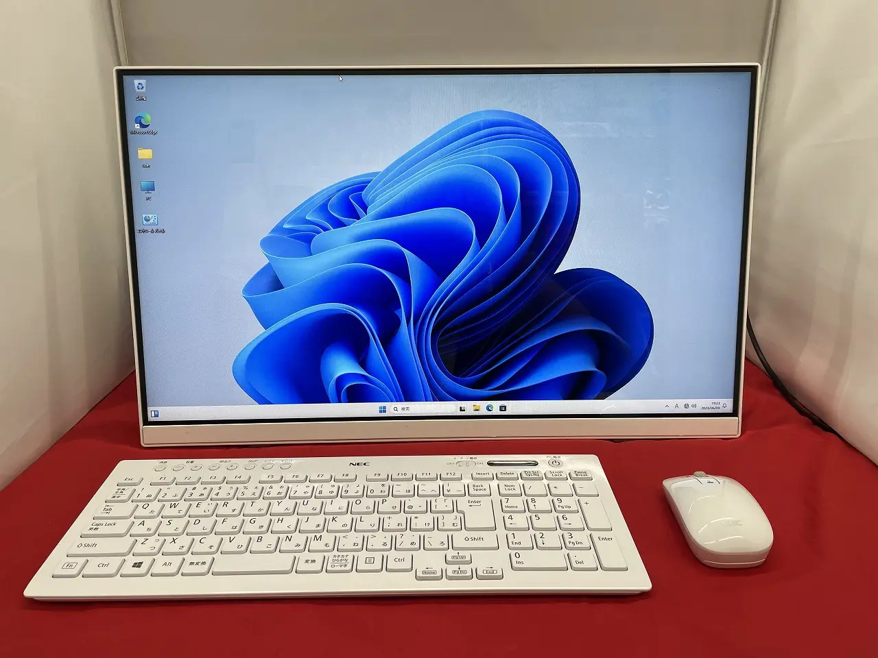 NEC LAVIE A2335/BAW  (第10世代CPU)