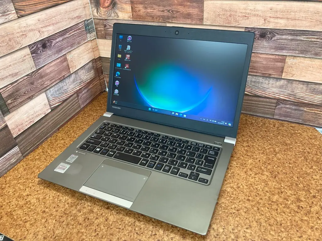 東芝 dynabook R63/P