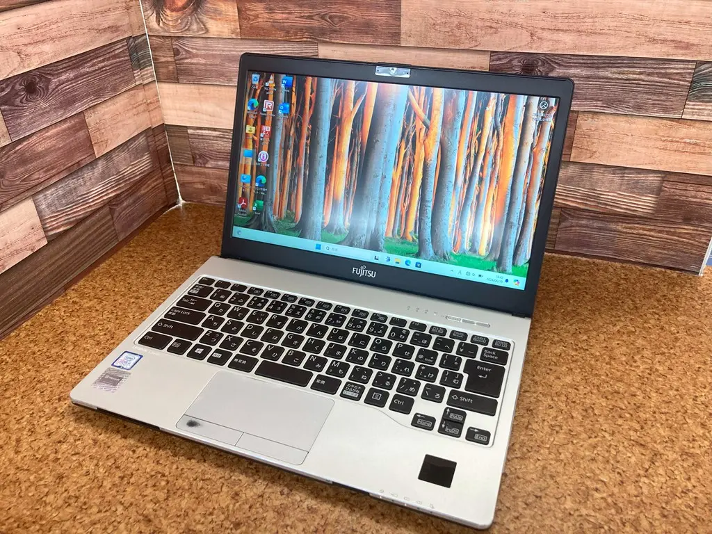 富士通 LIFEBOOK S937/S（第7世代CPU）