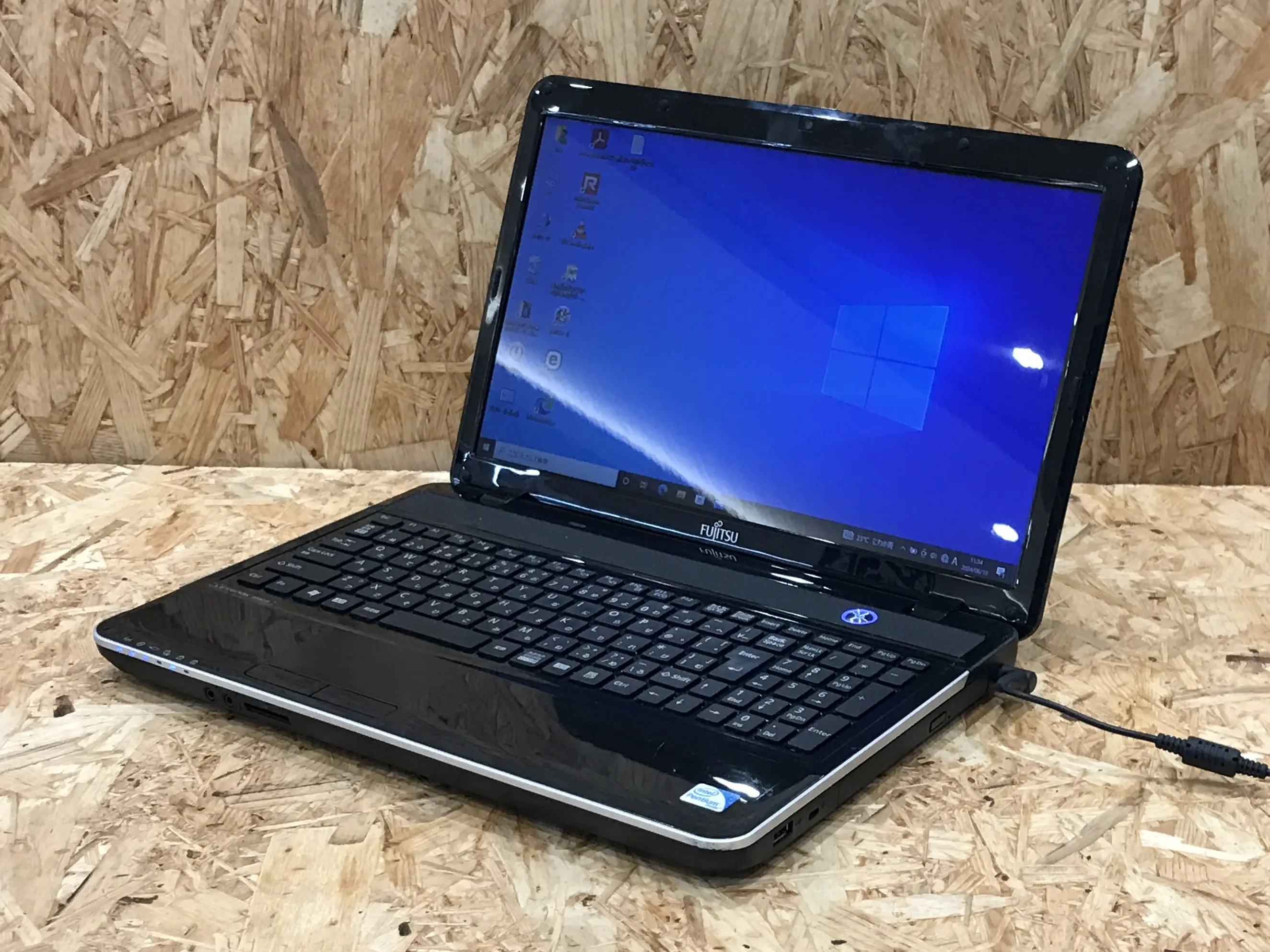 FUJITSU LIFBOOK AH42/D