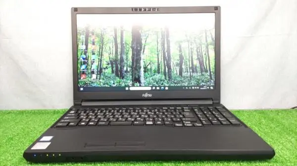 富士通 LIFEBOOK A579/A（第8世代CPU）