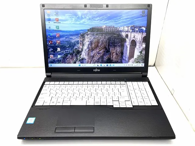 富士通 LIFEBOOK A748/TX（第8世代CPU）