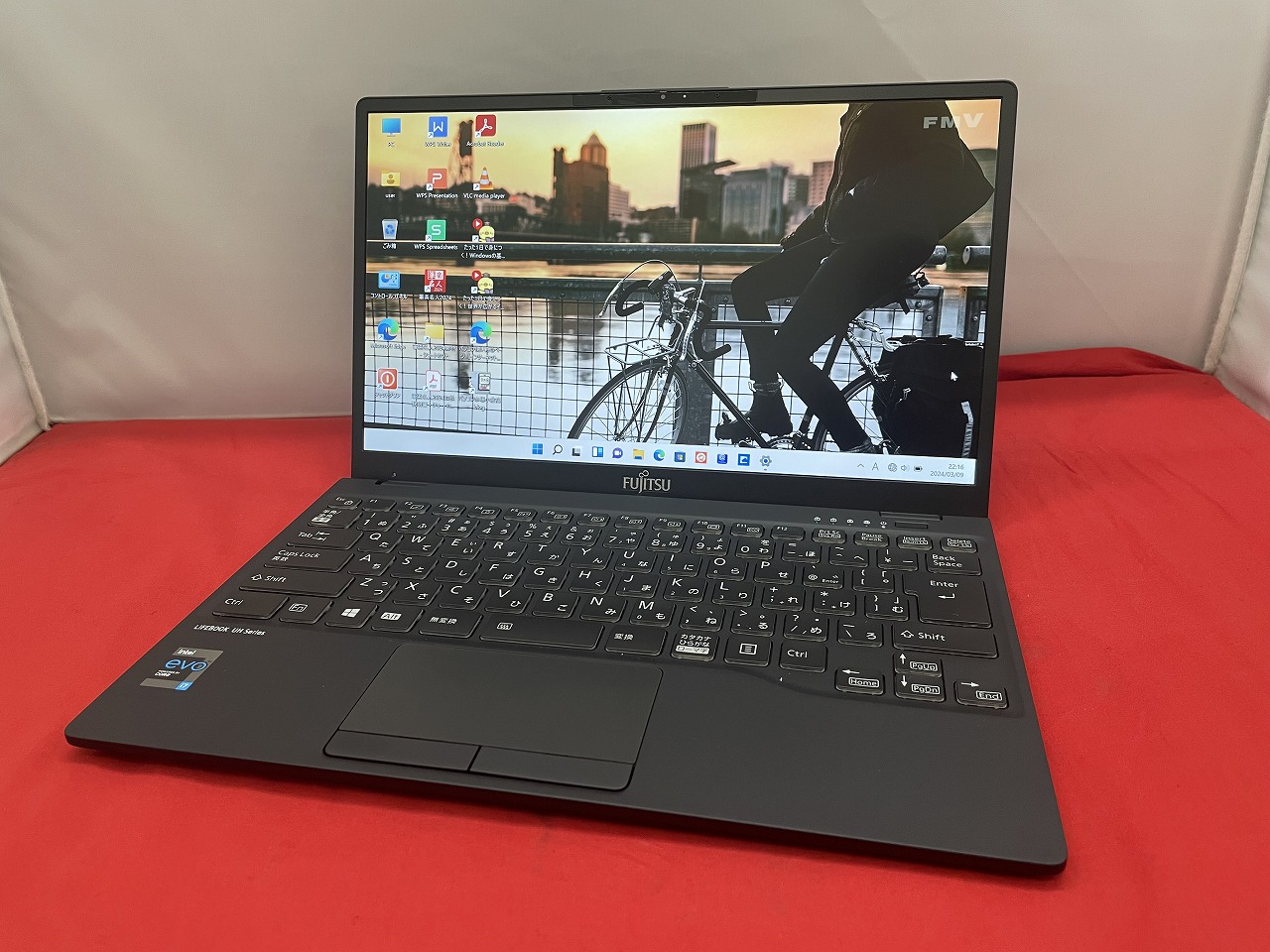 富士通 LIFEBOOK UH90/F3