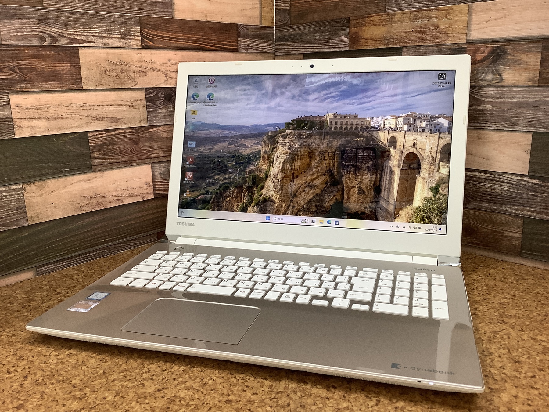 東芝 dynabook T65/EG