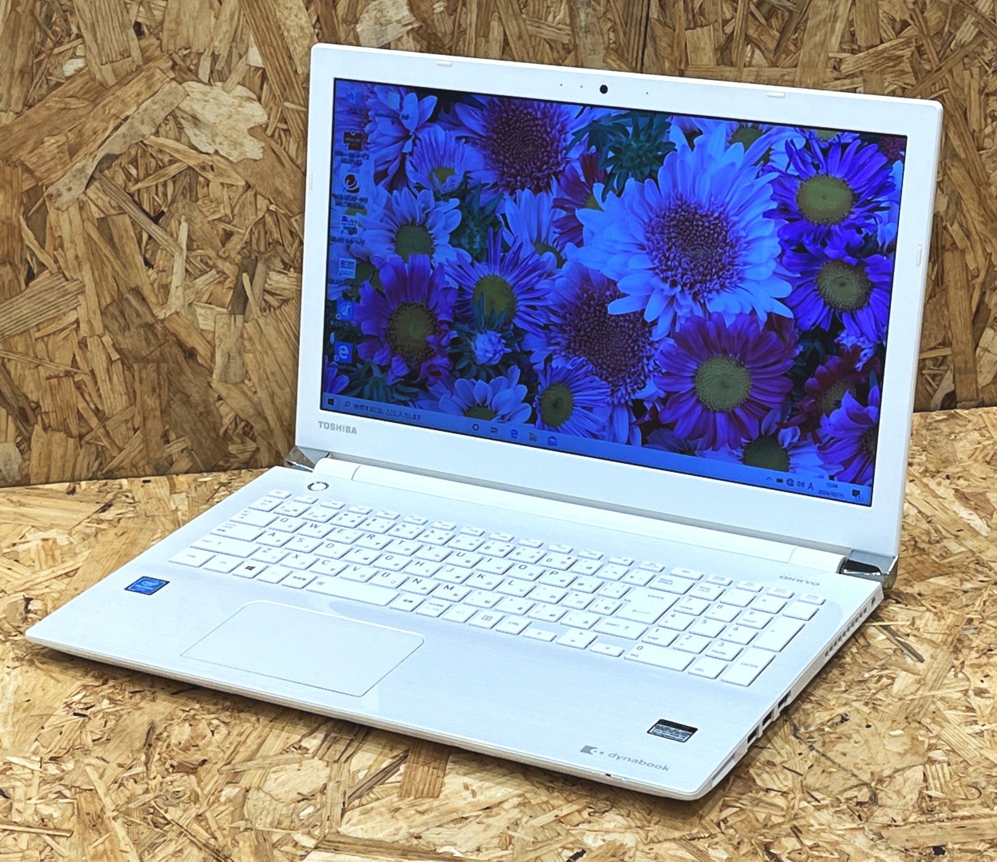 東芝 dynabook BX/57BW