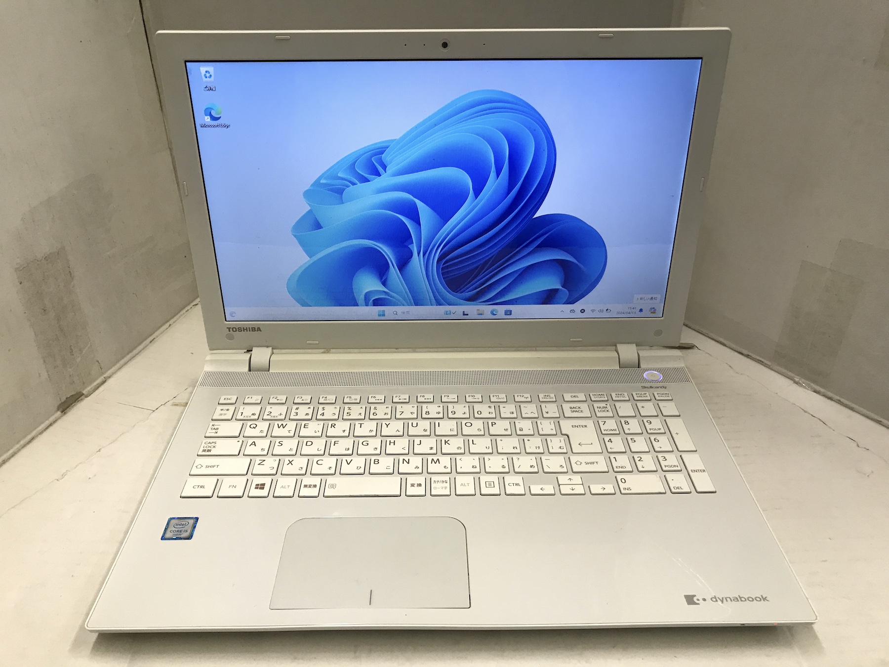 東芝 dynabook AZ35/VW