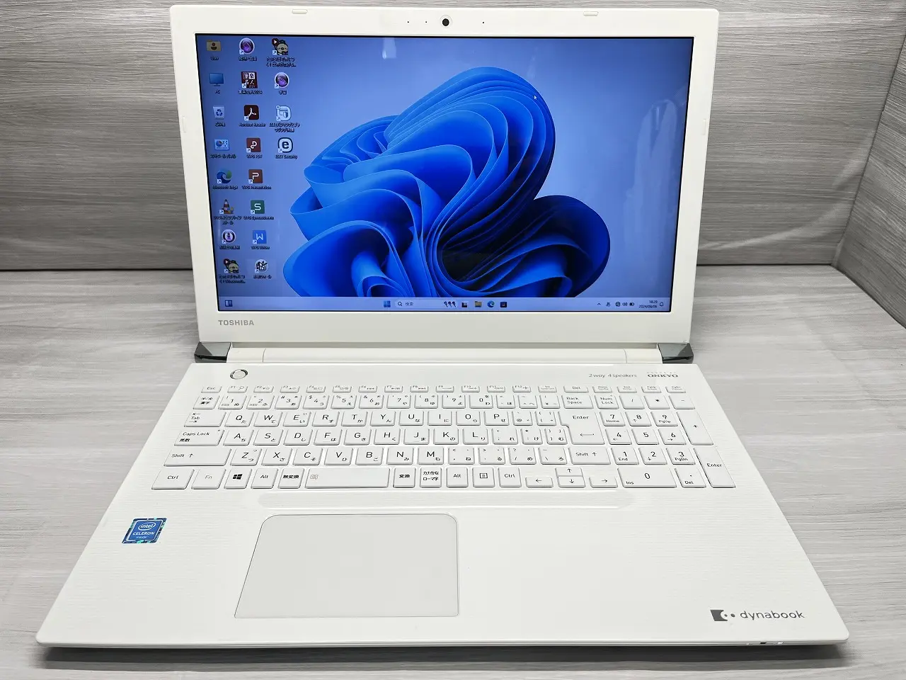 東芝　dynabook T45/GWSC(第7世代CPU)