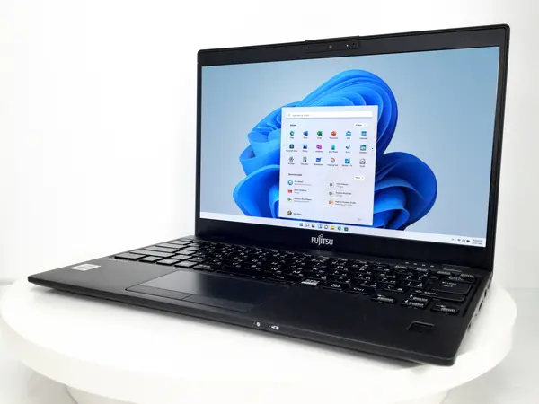 富士通 LIFEBOOK U9310/D （第10世代CPU）
