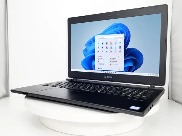 EPSON Endeavor NJ4100E（第7世代CPU）