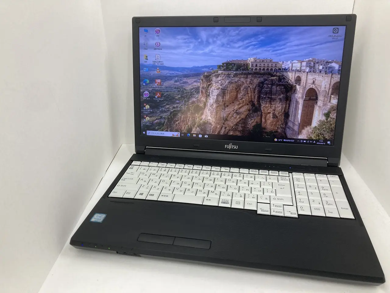 FUJITSU LIFEBOOK A576/R（第6世代Corei3）