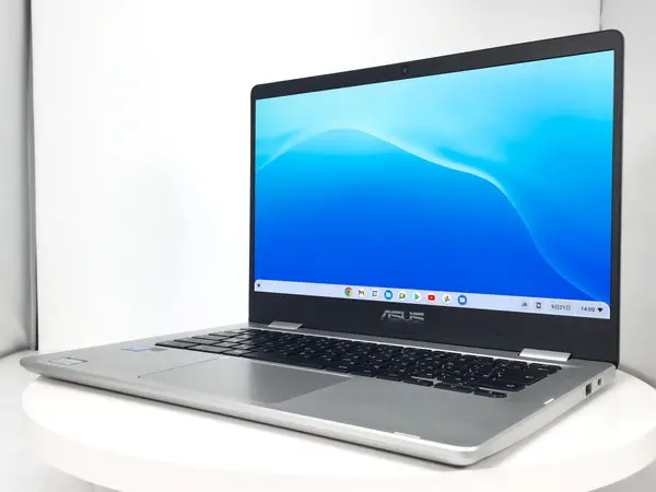 ASUS Chromebook C423NA（第7世代CPU）