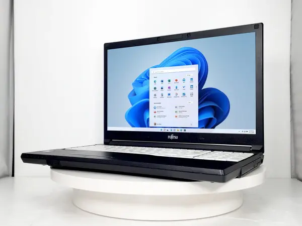 富士通 LIFEBOOK A576/S（第6世代CPU）