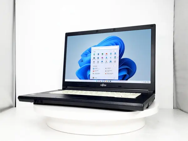 富士通 LIFEBOOK A577/S（第7世代CPU）