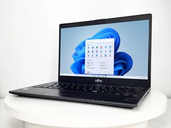 富士通 LIFEBOOK U937/P（訳あり）