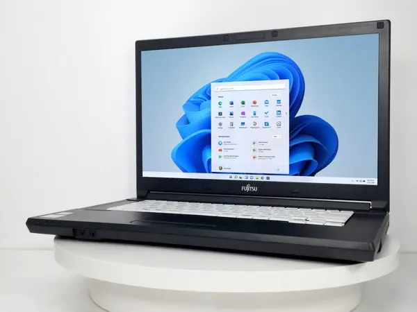 富士通 LIFEBOOK A577/R （第7世代CPU）