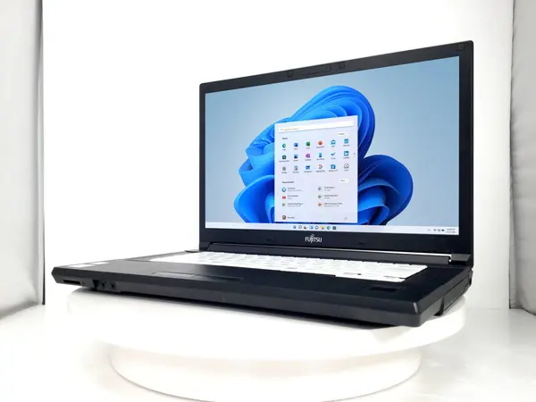 富士通 LIFEBOOK A746/P（第6世代CPU）