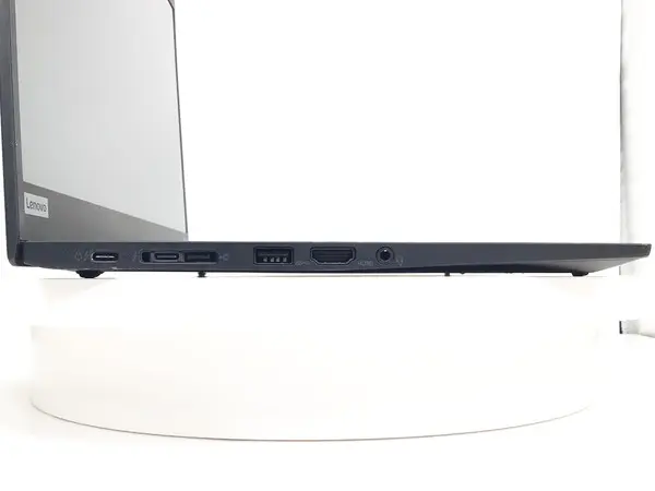 Lenovo ThinkPad X1 Carbon(4th) (CPU：Core i5 6300U 2.4GHz/メモリ