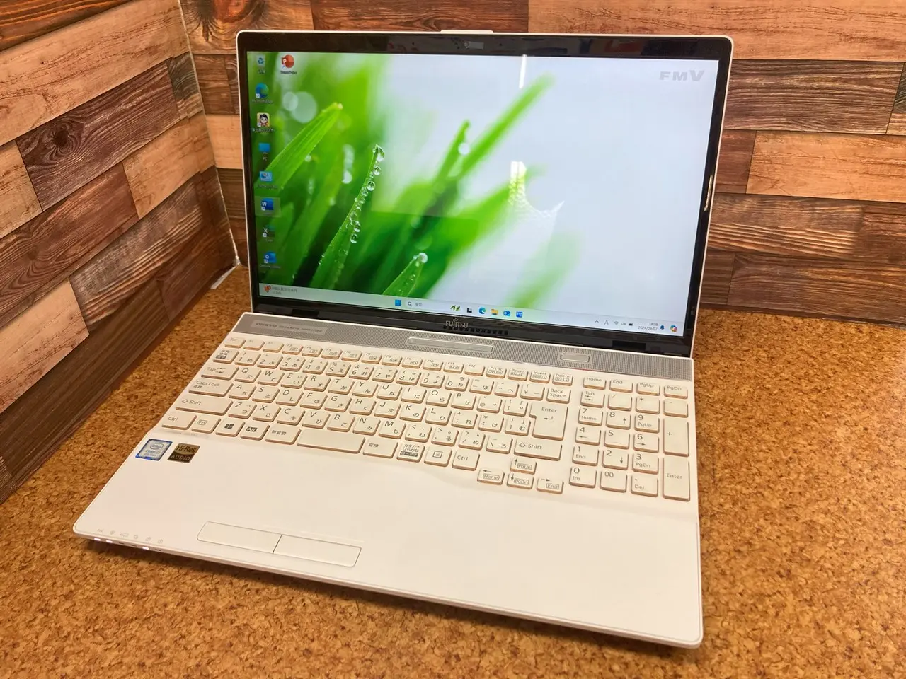 富士通 LIFEBOOK AH53/B3（第8世代CPU）