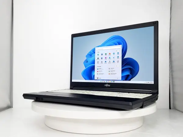 富士通 LIFEBOOK A576/P （第6世代CPU）