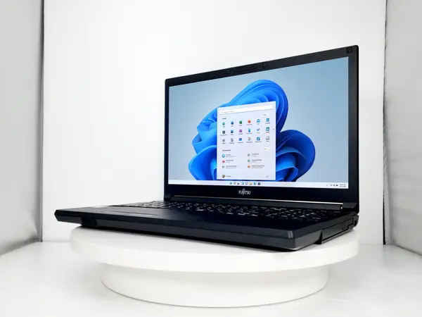 富士通 LIFEBOOK A576/P （第6世代CPU）