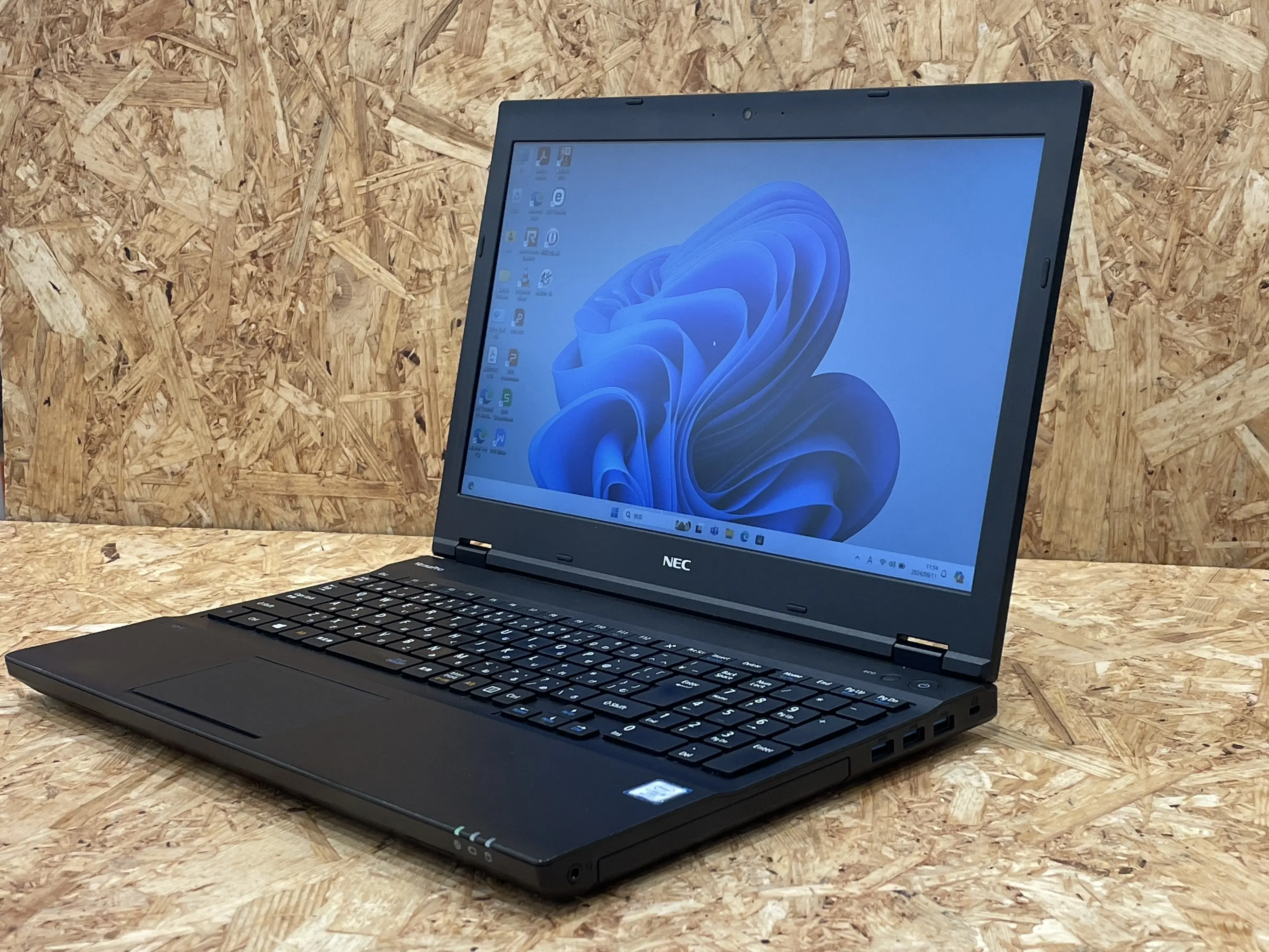 NEC VersaPro VKM17D-4（第8世代CPU）