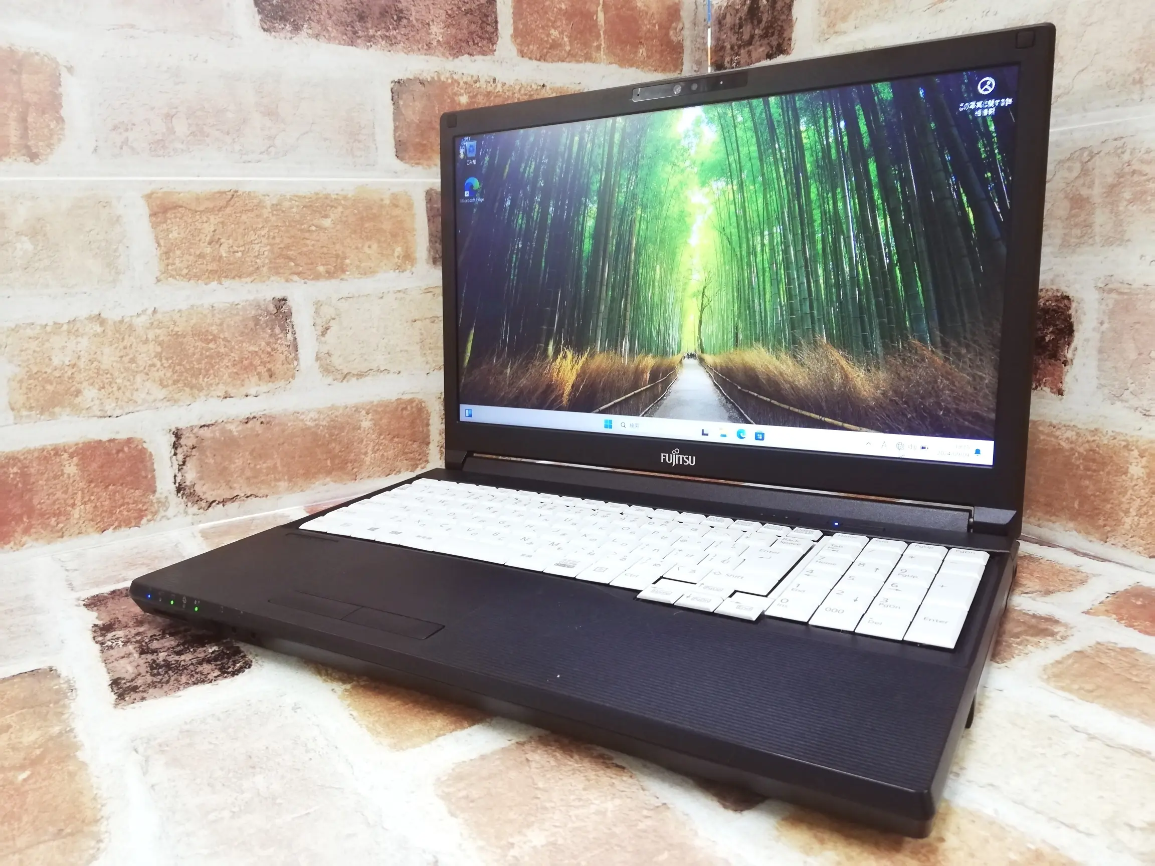 富士通　A749/B（第8世代CPU）