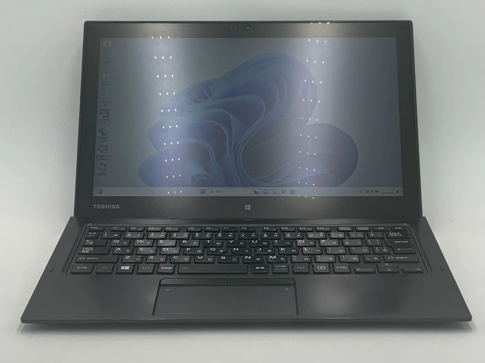 東芝 dynabook R82/A（第6世代CPU）