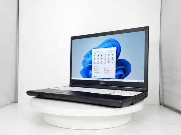 富士通 LIFEBOOK A577/R （第7世代CPU）