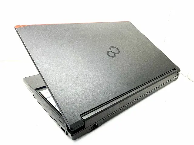 富士通LIFEBOOK A579/BX 8世代 CPU