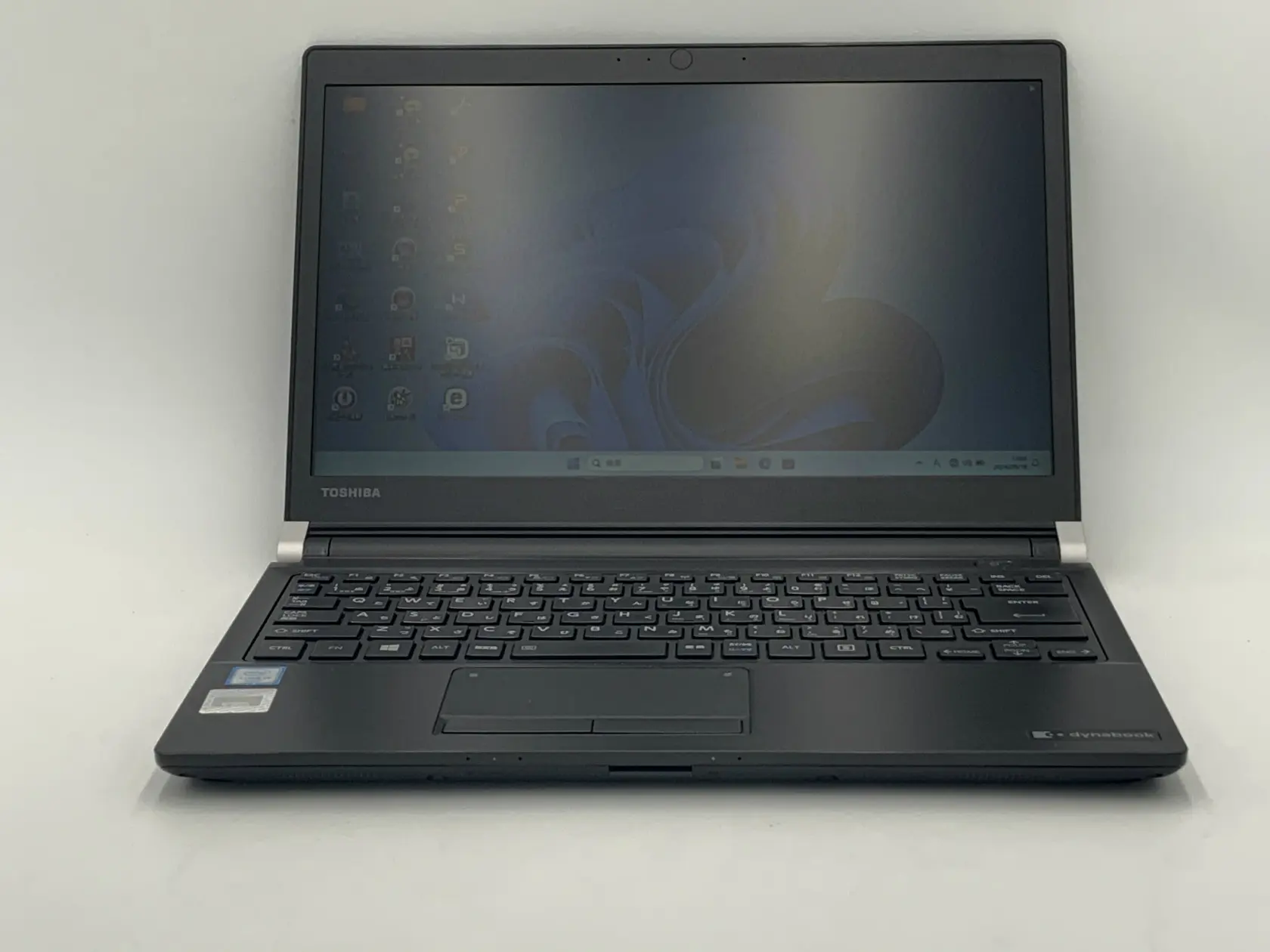 東芝 dynabook R73/U （6世代CPU）