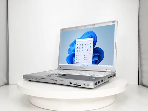 Panasonic Let'snote CF-SZ6（第7世代CPU）