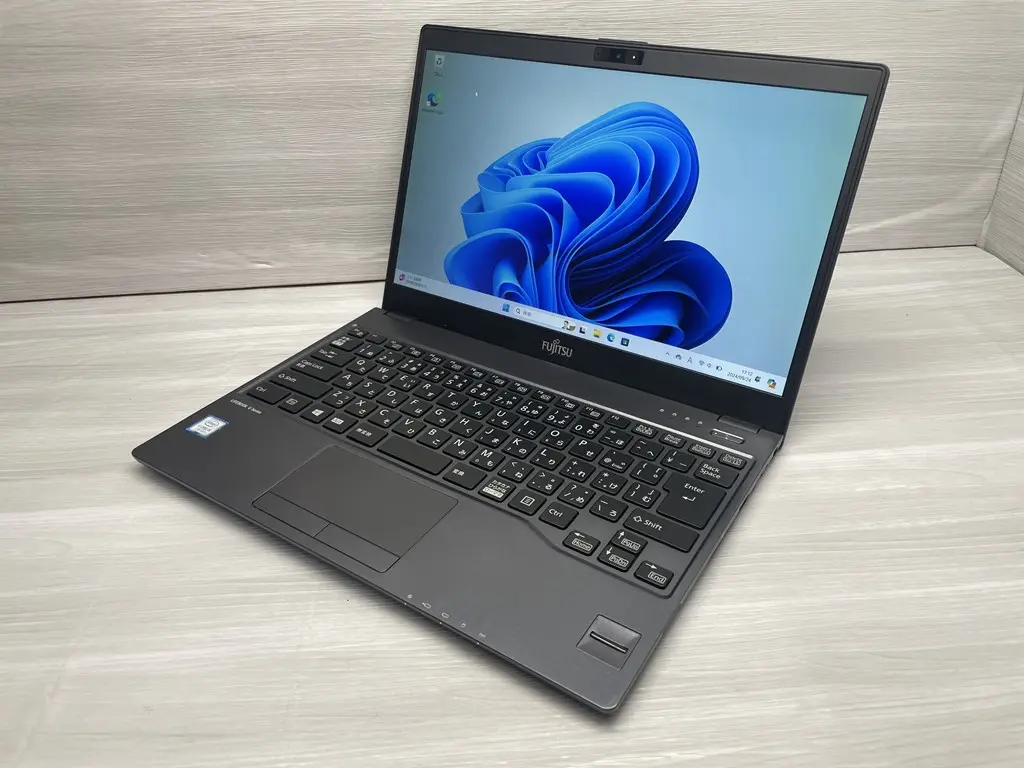 富士通 LIFEBOOK U937/R （第7世代CPU）