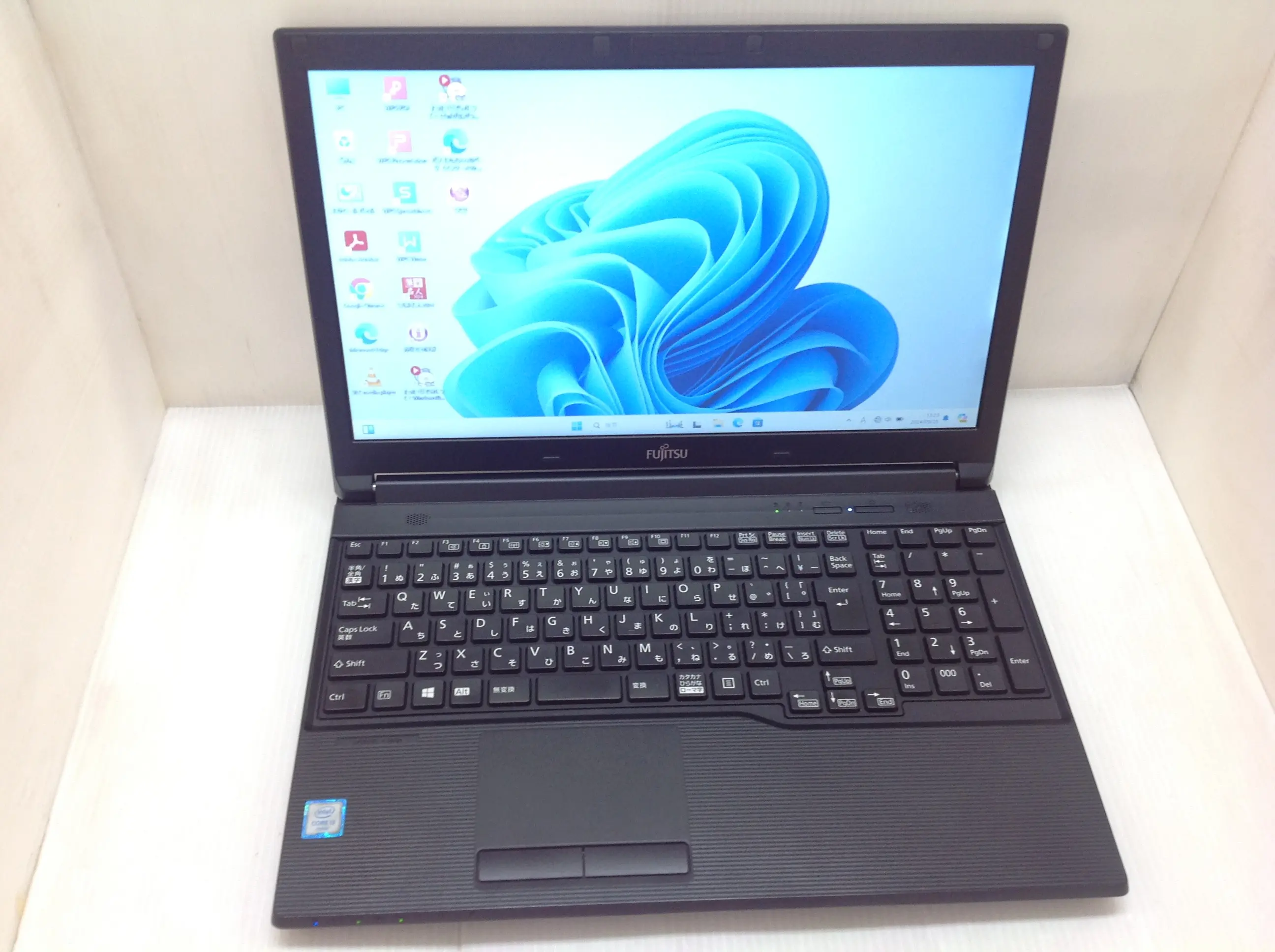 Windows11 高性能ノートパソコン LIFEBOOK A576 爆速SSD Windows11 高性能ノートパソコン LIFEBOOK A576 爆速SSD Amazon
