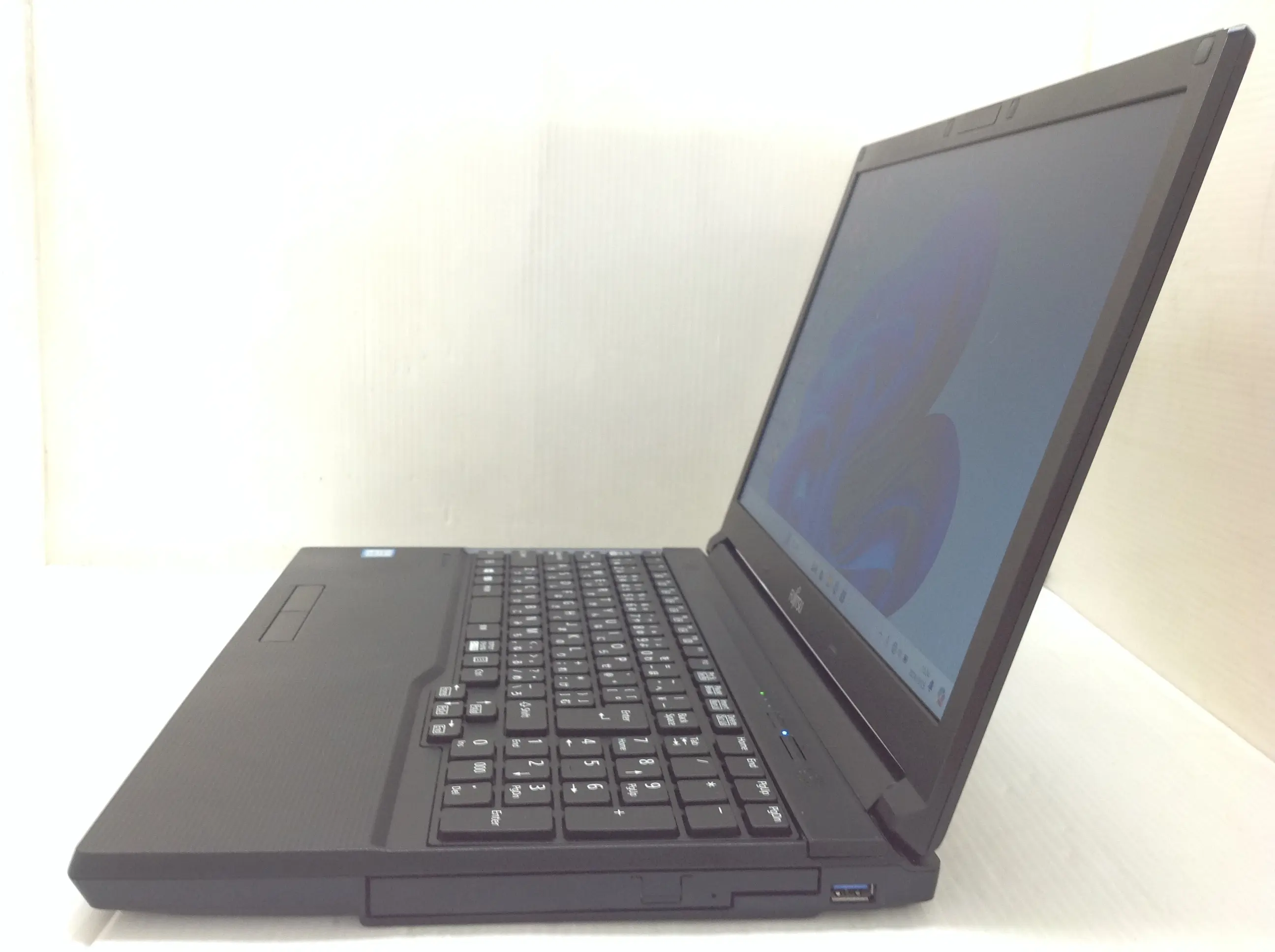 ノートパソコン core i5 windows11 オフィス付きA576/N Amazon.co.jp: 【中古】 富士通 LIFEBOOK A576/N ノートパソコン