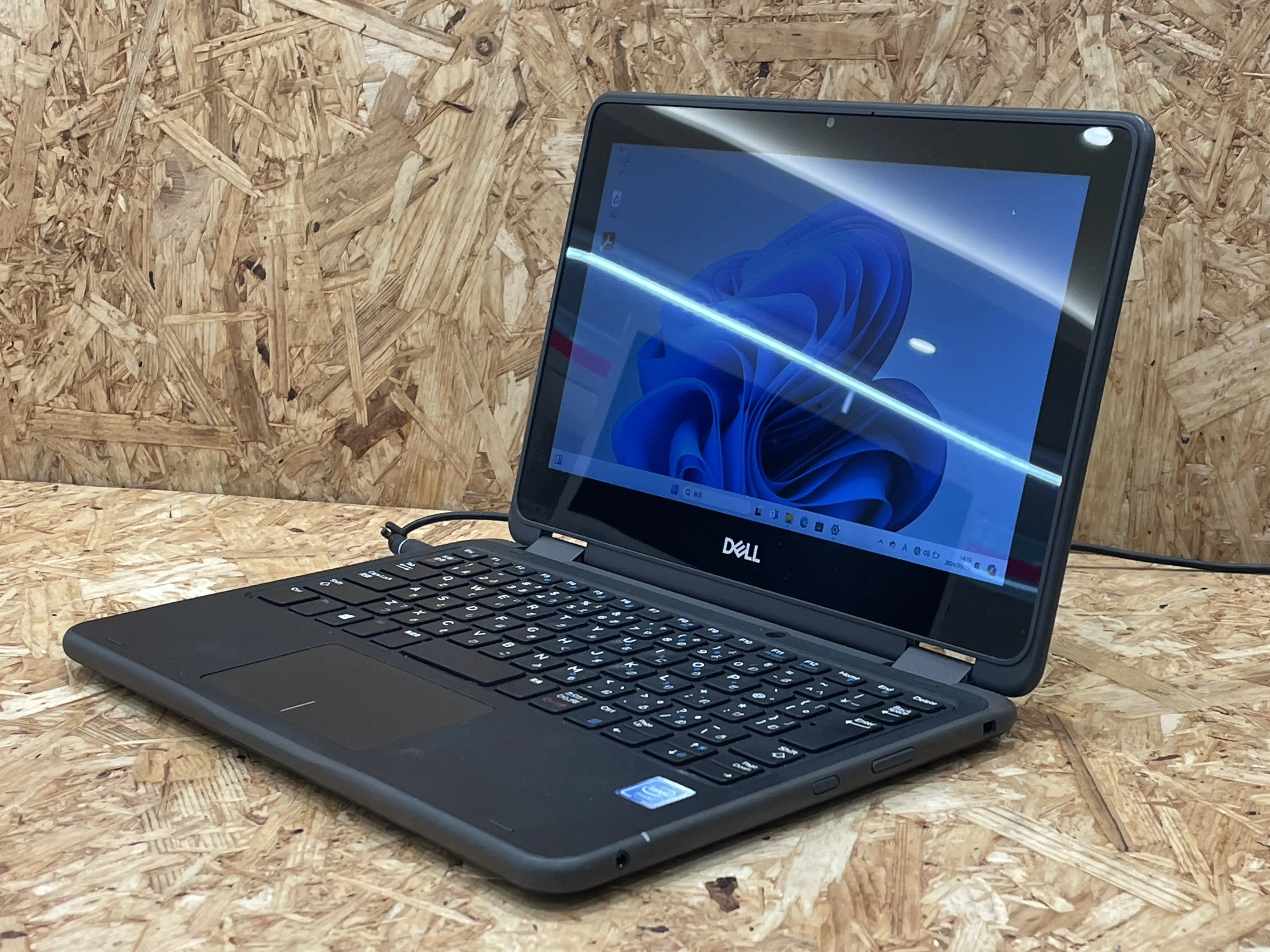 DELL Latitude 3190 2in1 (第8世代CPU)