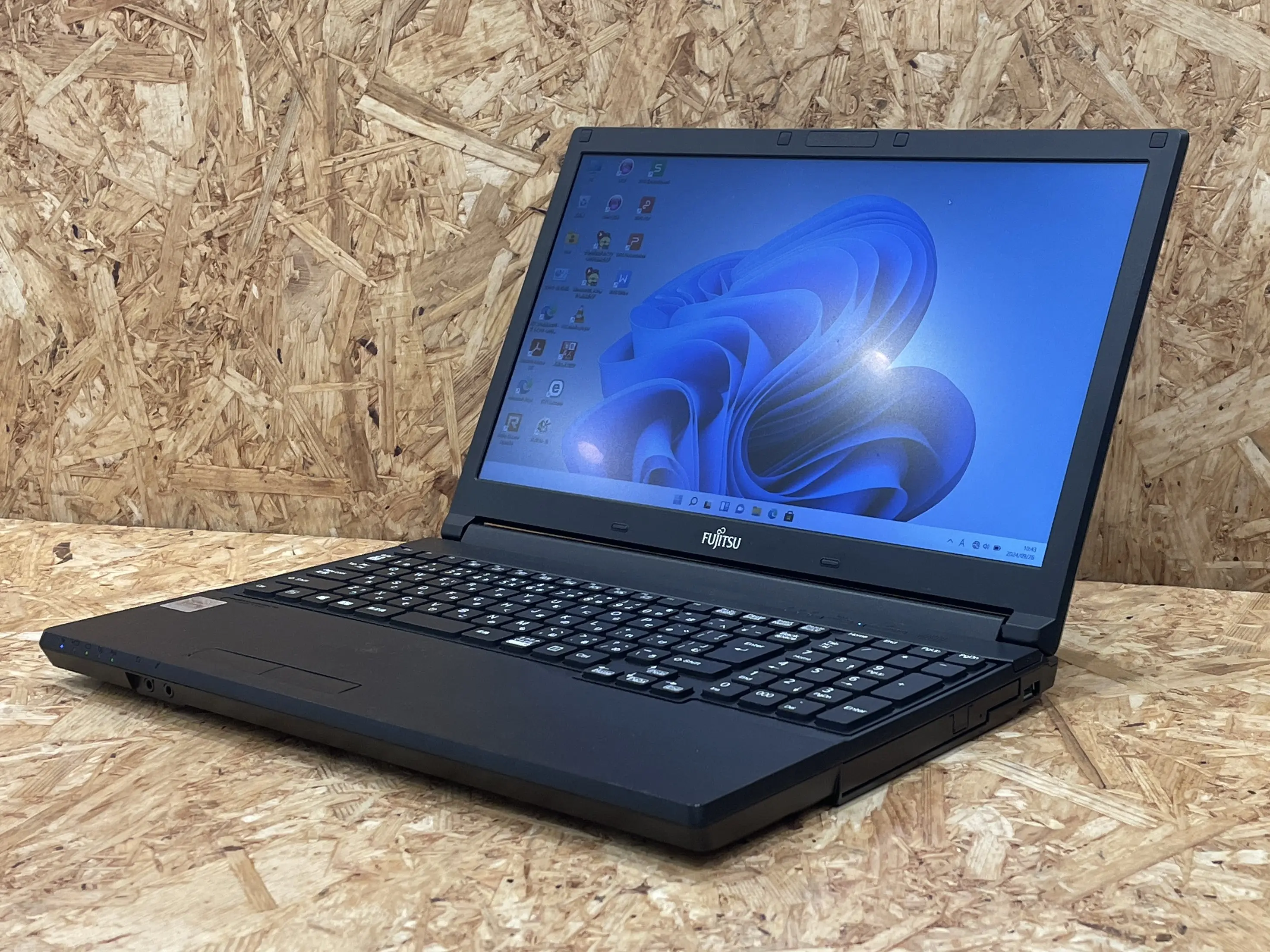 FUJITSU LIFEBOOK A576/P（第6世代CPU）