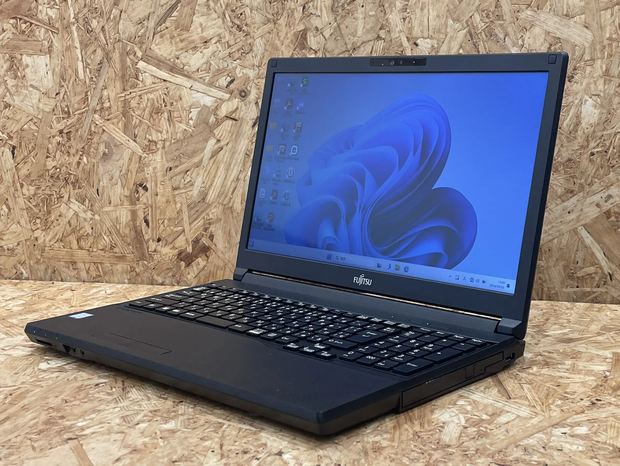 FUJITSU LIFEBOOK A749/A（第8世代CPU）